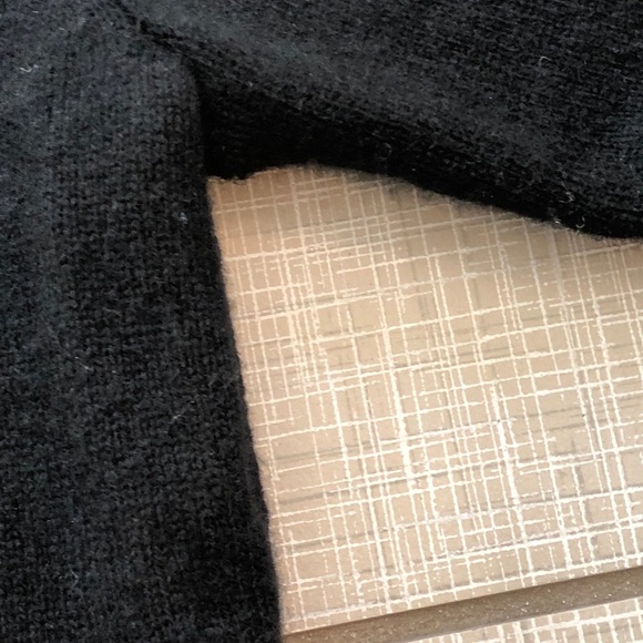 MAG by Magaschoni Black Cashmere Crewneck Sweater - Picture 4 of 4